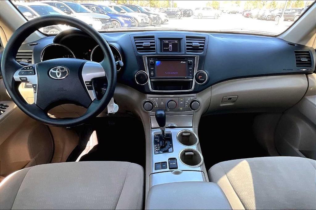 used 2013 Toyota Highlander car, priced at $13,898