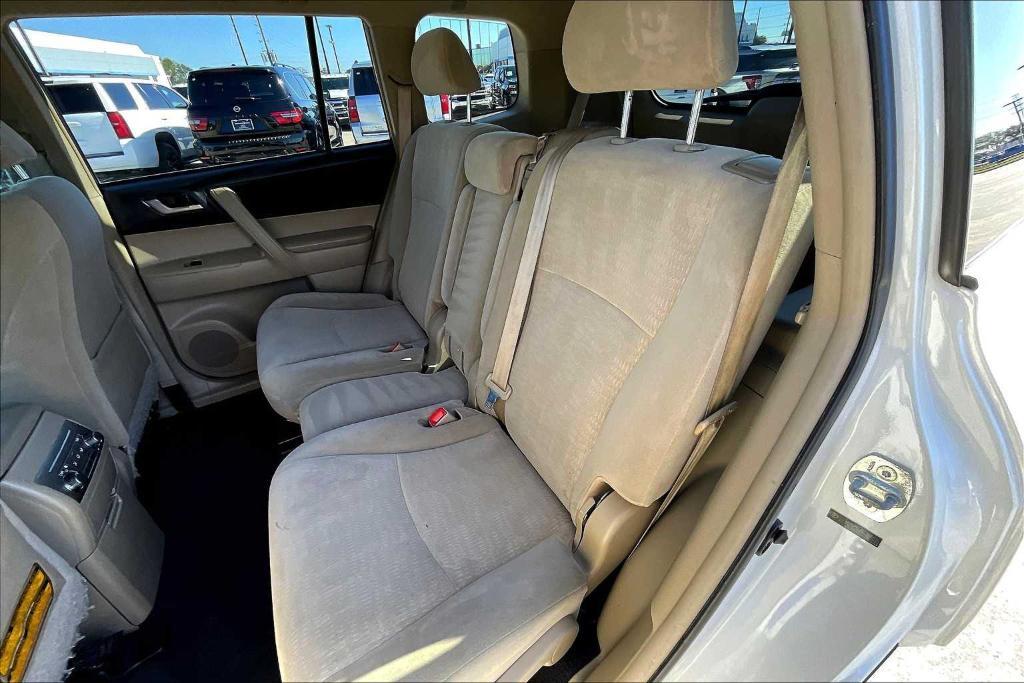 used 2013 Toyota Highlander car, priced at $13,898