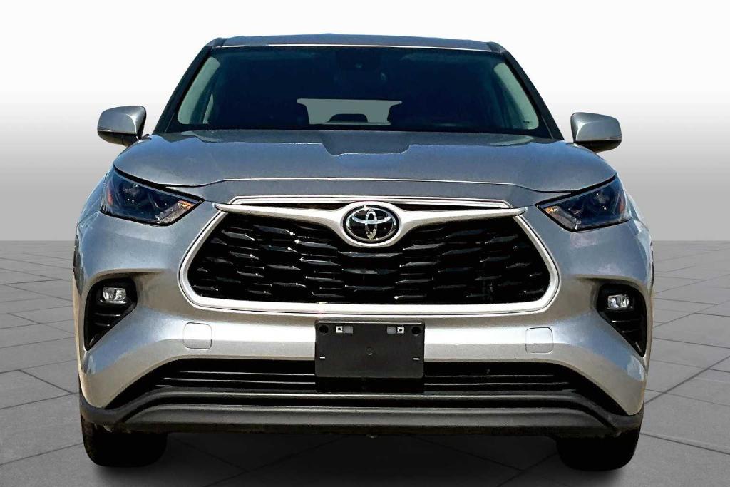 used 2024 Toyota Highlander car, priced at $33,984