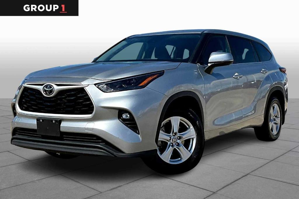 used 2024 Toyota Highlander car, priced at $33,984