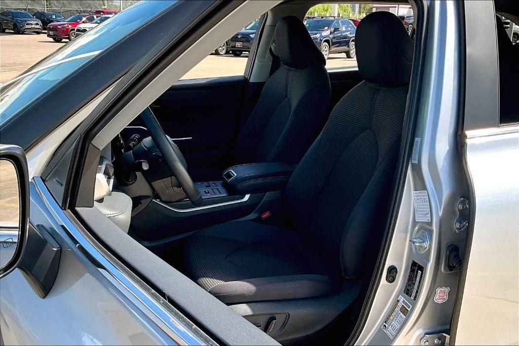 used 2024 Toyota Highlander car, priced at $33,984