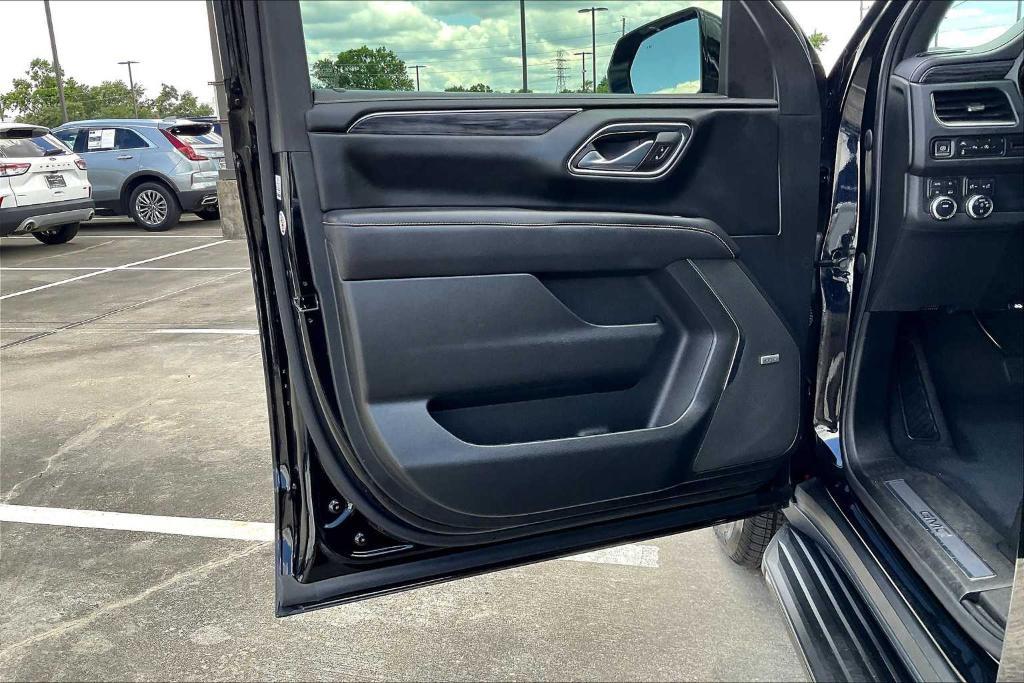 used 2023 GMC Yukon car, priced at $47,652