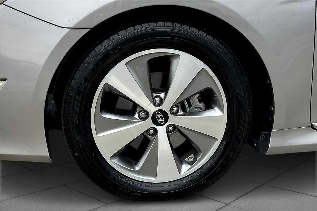 used 2012 Hyundai Sonata Hybrid car, priced at $7,821