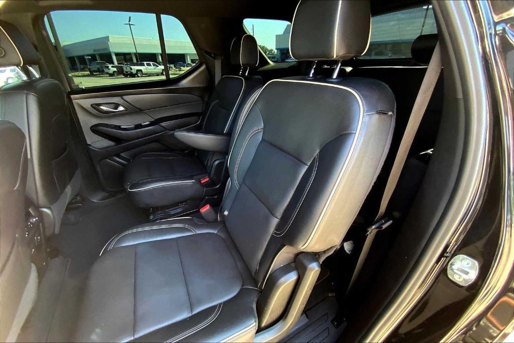used 2023 Chevrolet Traverse car, priced at $30,998