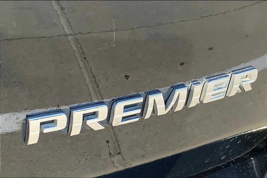 used 2023 Chevrolet Traverse car, priced at $30,998