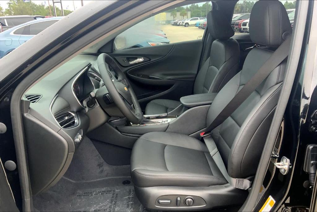 new 2025 Chevrolet Malibu car, priced at $35,090