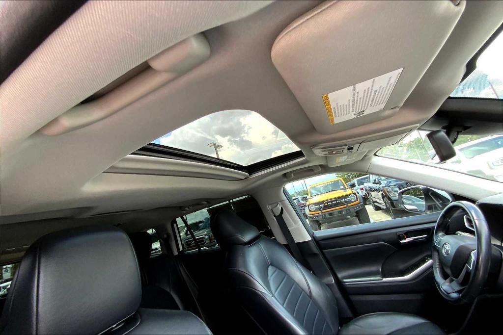 used 2022 Toyota Highlander car, priced at $29,526