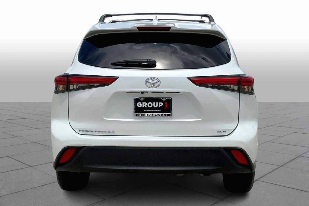 used 2022 Toyota Highlander car, priced at $29,526