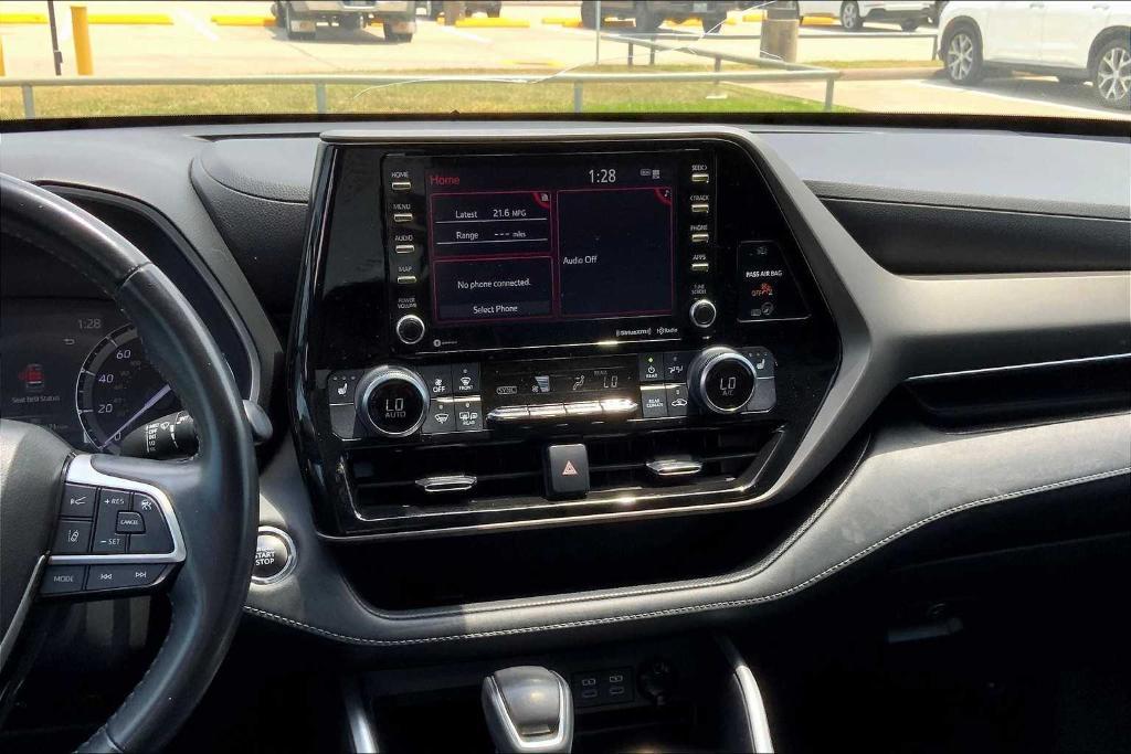 used 2022 Toyota Highlander car, priced at $29,526