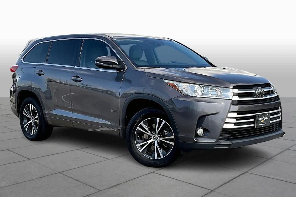 used 2018 Toyota Highlander car, priced at $21,606