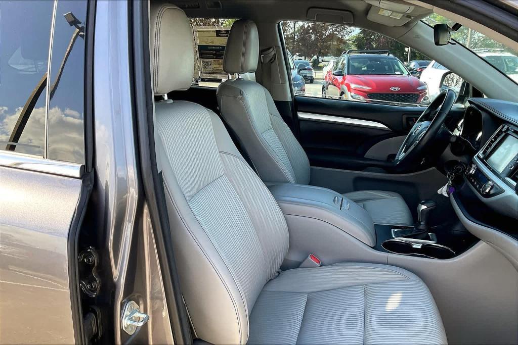 used 2018 Toyota Highlander car, priced at $21,606