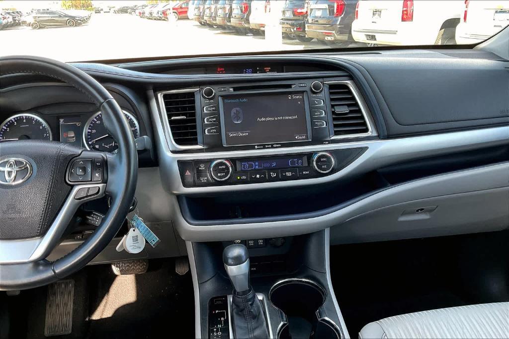 used 2018 Toyota Highlander car, priced at $21,606