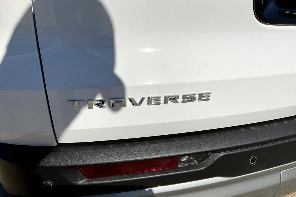 new 2025 Chevrolet Traverse car, priced at $42,995