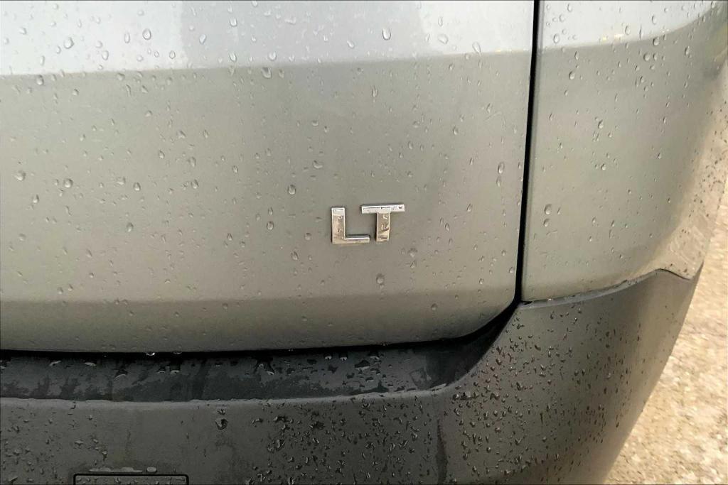 used 2023 Chevrolet Traverse car, priced at $30,503