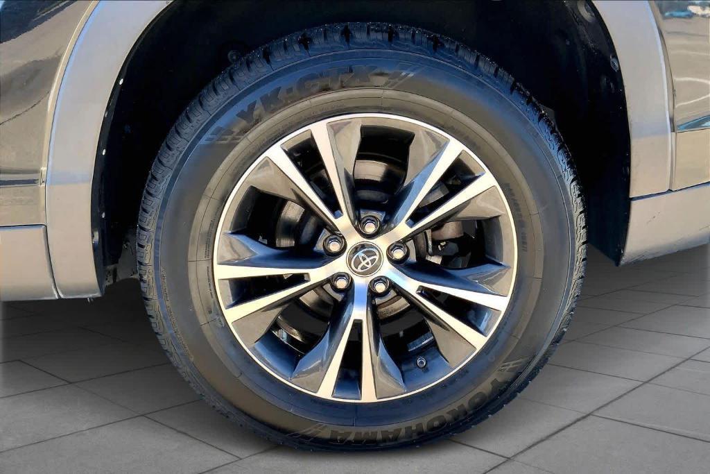 used 2019 Toyota Highlander car, priced at $17,998