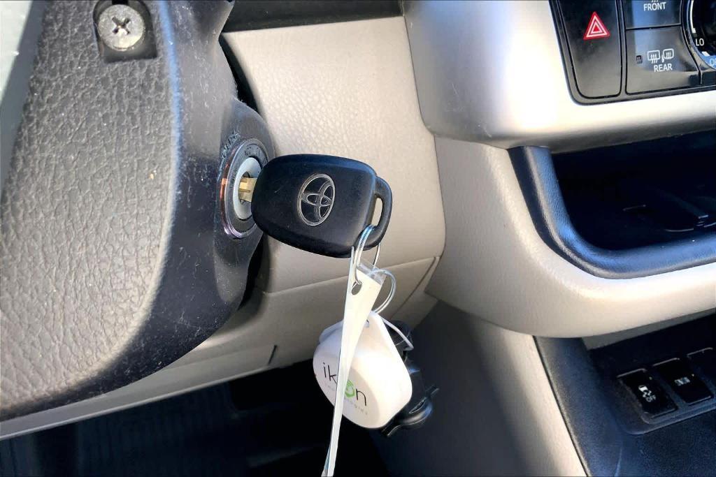 used 2019 Toyota Highlander car, priced at $17,998