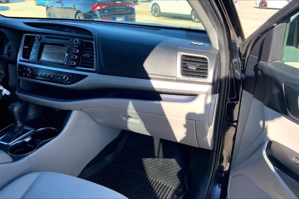 used 2019 Toyota Highlander car, priced at $17,998
