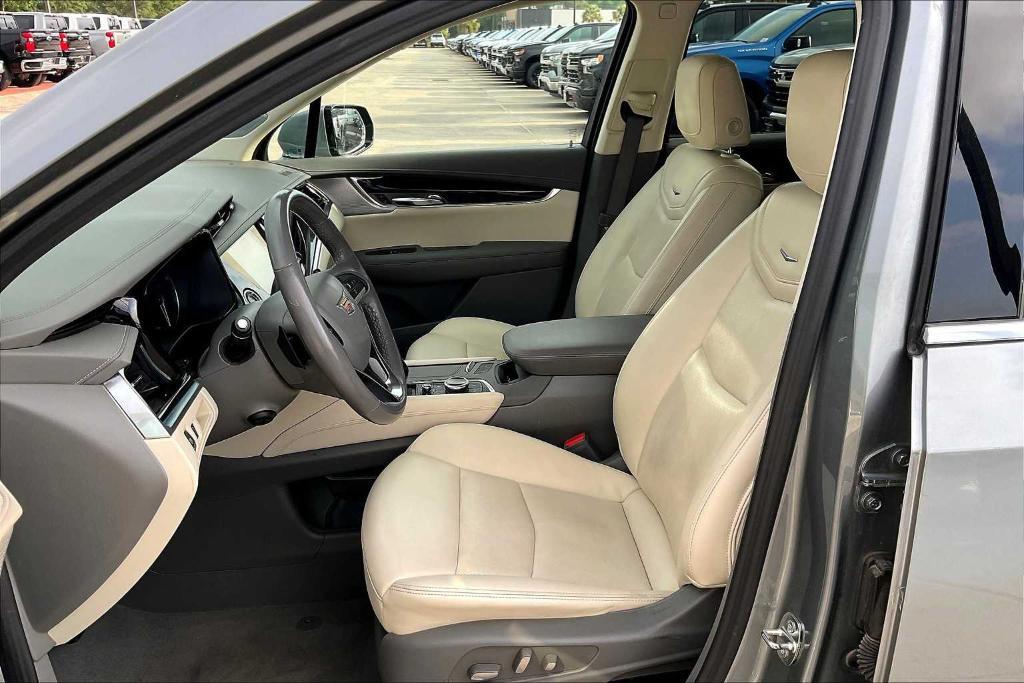 used 2023 Cadillac XT6 car, priced at $31,924