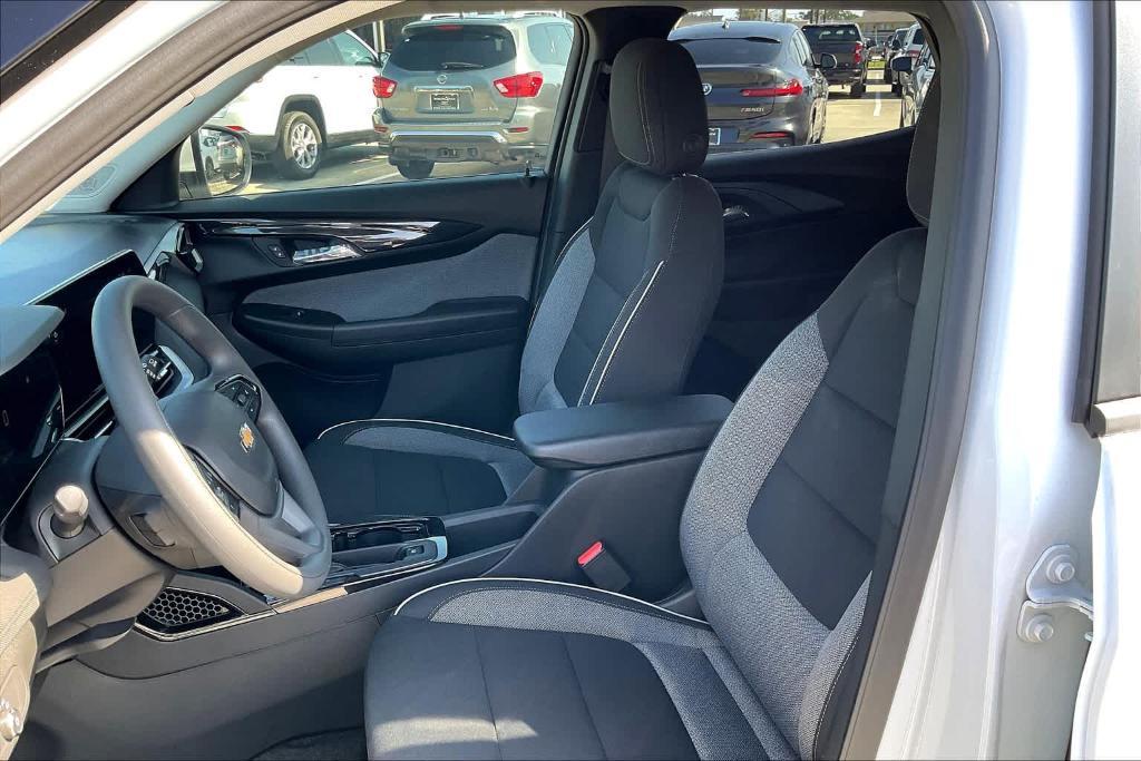 new 2025 Chevrolet TrailBlazer car, priced at $26,880