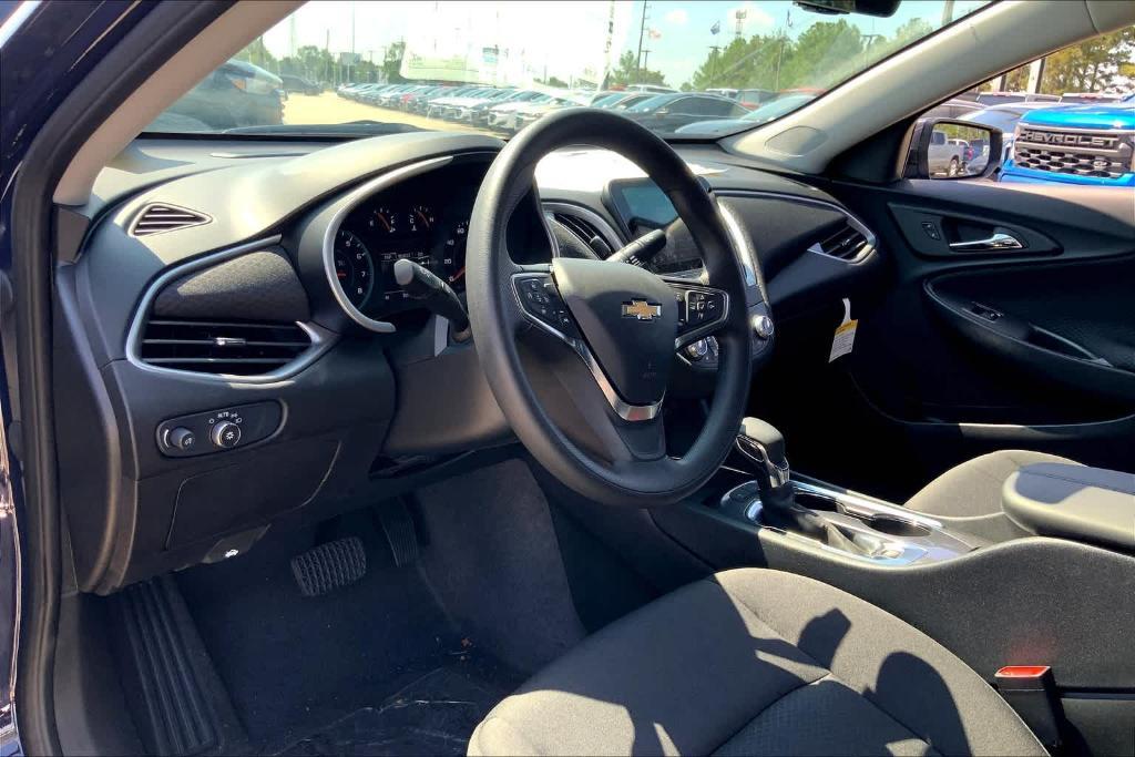 new 2025 Chevrolet Malibu car, priced at $30,320