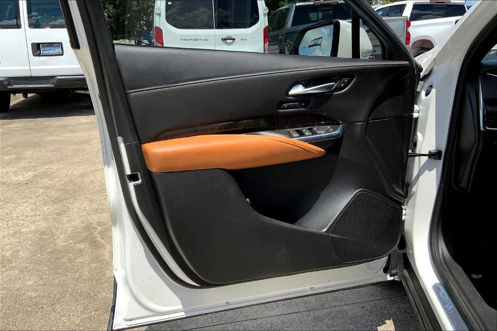 used 2021 Cadillac XT4 car, priced at $22,604