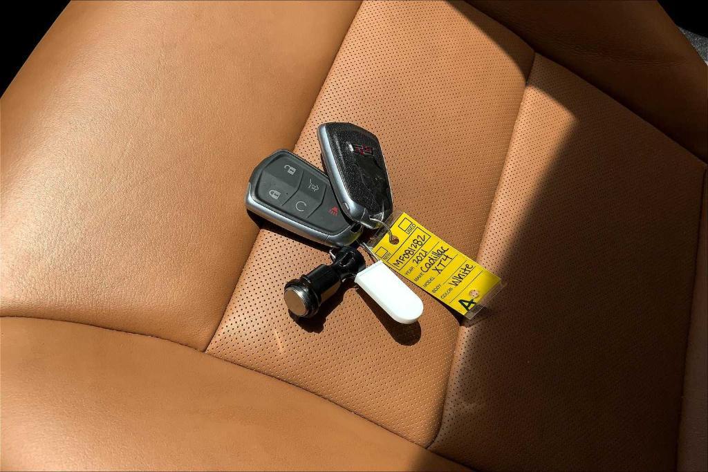 used 2021 Cadillac XT4 car, priced at $22,604