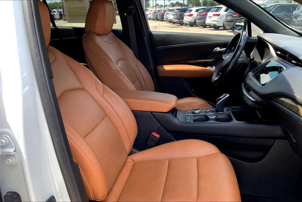 used 2021 Cadillac XT4 car, priced at $22,604