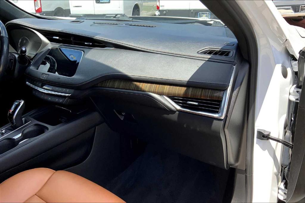 used 2021 Cadillac XT4 car, priced at $22,604