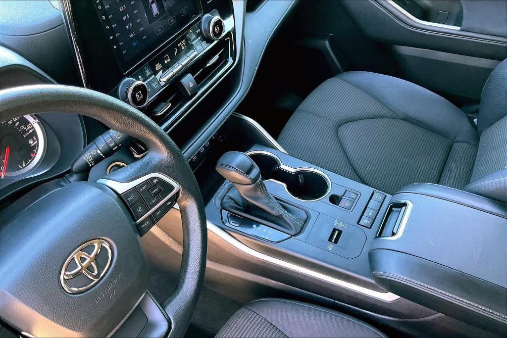 used 2022 Toyota Highlander car, priced at $26,655