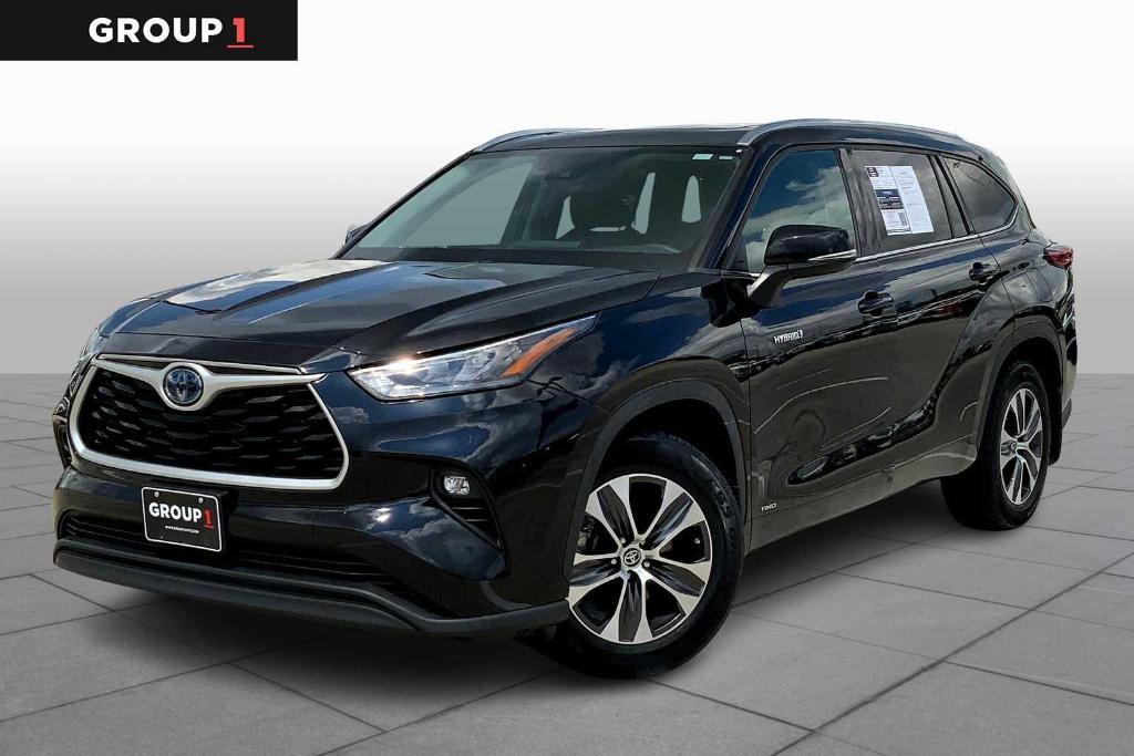 used 2020 Toyota Highlander Hybrid car, priced at $31,218