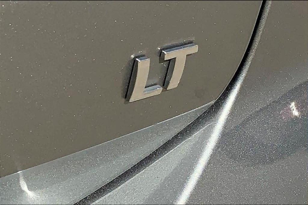 used 2023 Chevrolet Equinox car, priced at $21,298