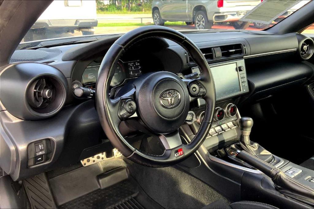 used 2022 Toyota GR86 car, priced at $27,998