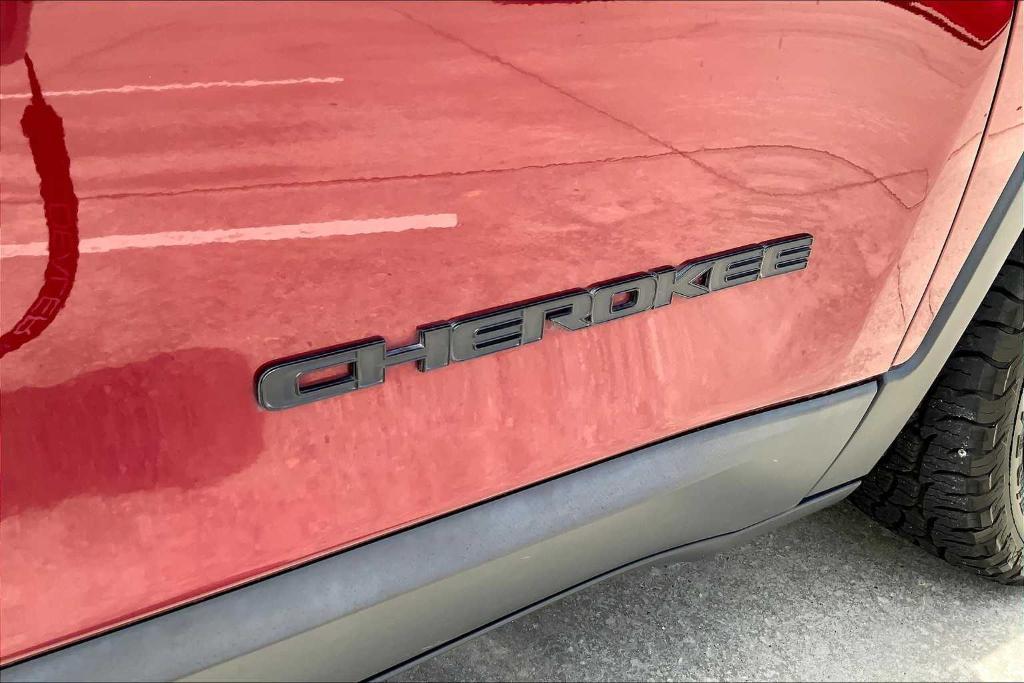 used 2021 Jeep Cherokee car, priced at $18,998