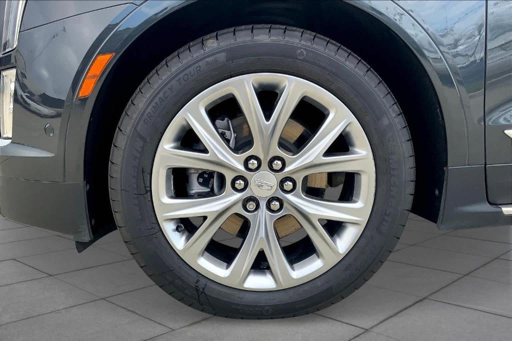 used 2021 Cadillac XT5 car, priced at $34,222