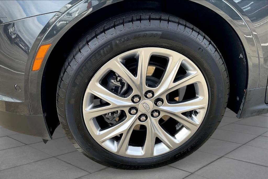 used 2021 Cadillac XT5 car, priced at $34,222