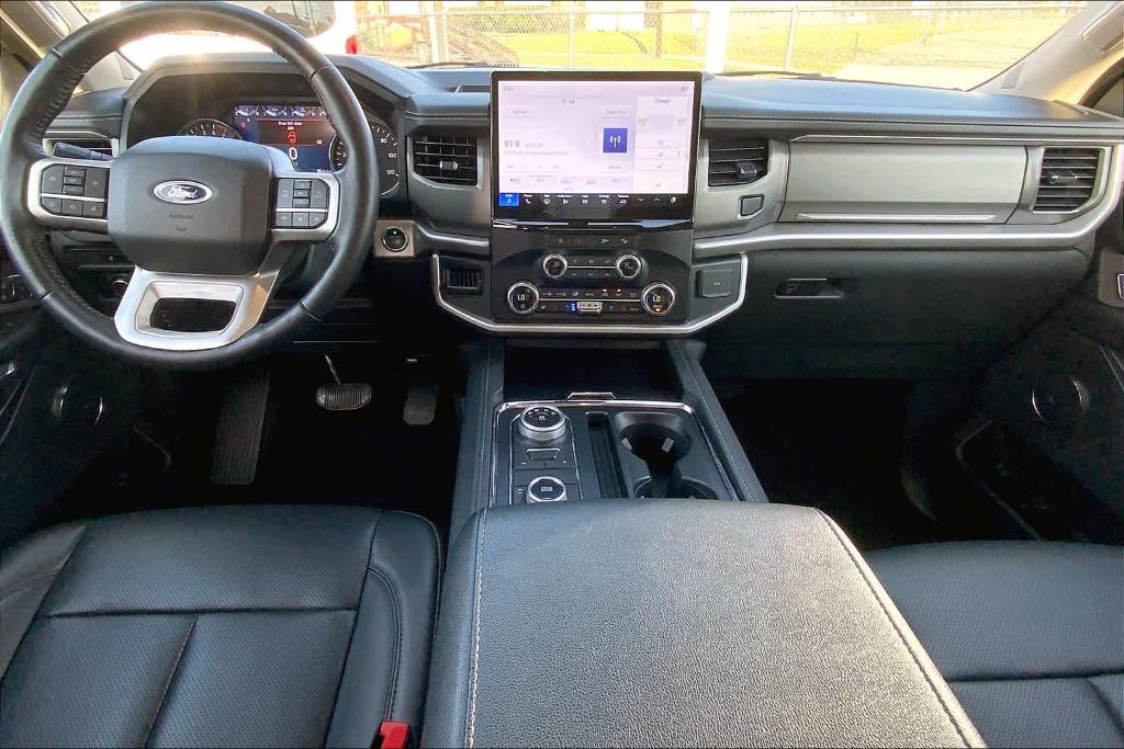 used 2024 Ford Expedition car, priced at $49,678
