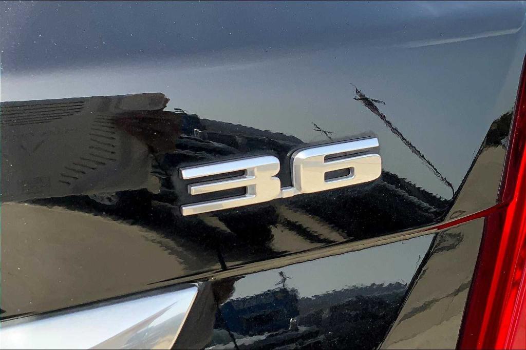 used 2018 Cadillac XT5 car, priced at $21,631