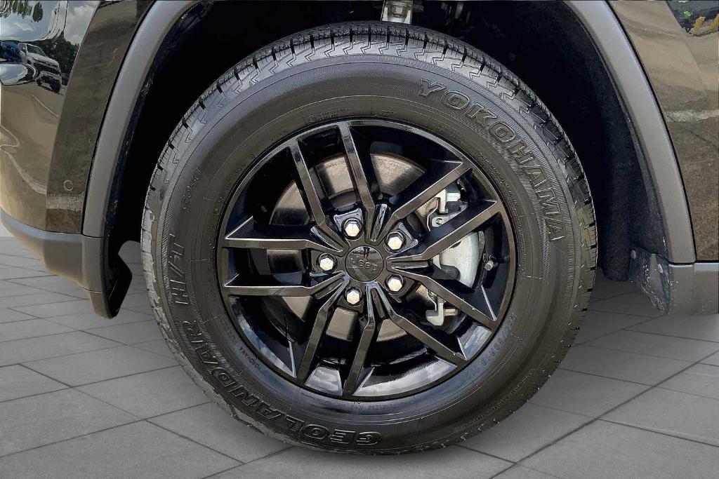 used 2022 Jeep Grand Cherokee WK car, priced at $22,333
