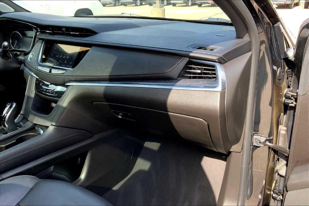 used 2023 Cadillac XT5 car, priced at $32,850