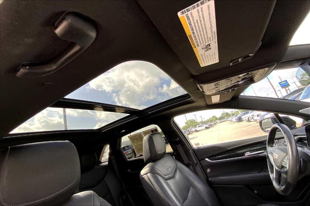 used 2023 Cadillac XT5 car, priced at $32,850