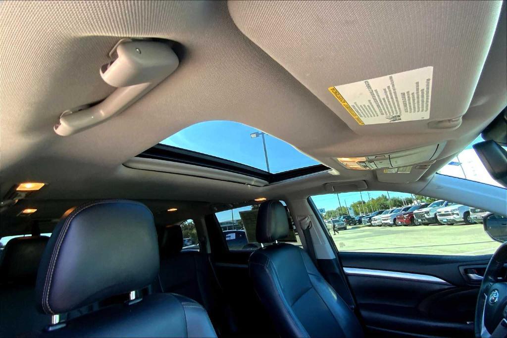 used 2018 Toyota Highlander car, priced at $19,998