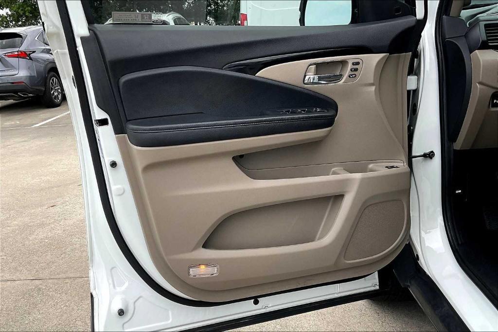 used 2020 Honda Pilot car, priced at $25,998