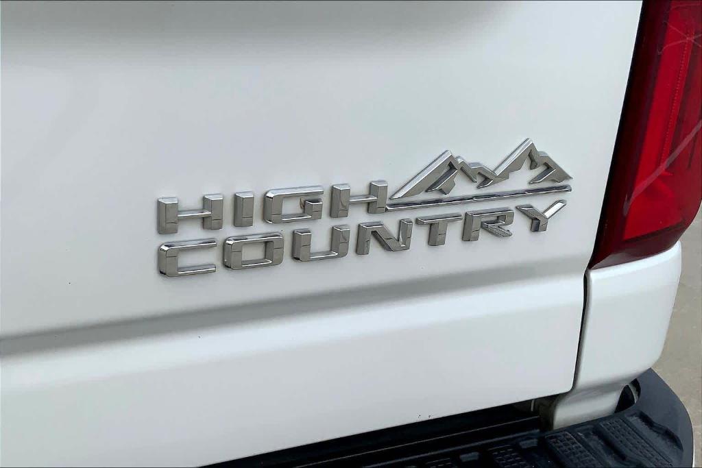 used 2022 Chevrolet Silverado 2500 car, priced at $48,630