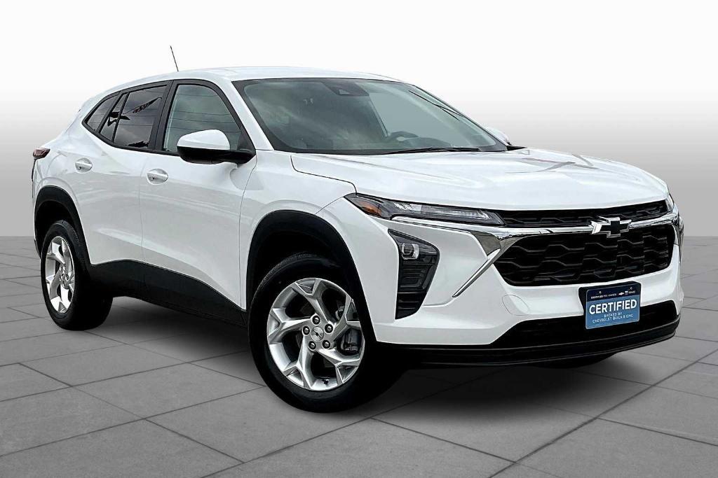 used 2025 Chevrolet Trax car, priced at $23,062
