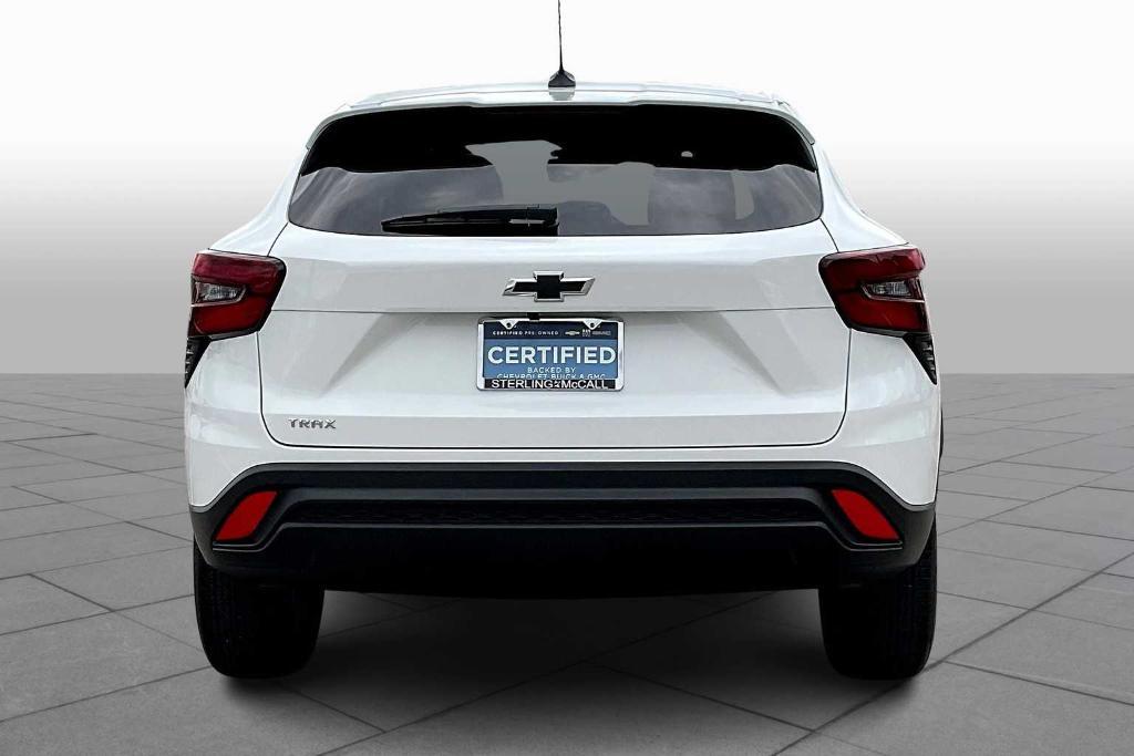used 2025 Chevrolet Trax car, priced at $23,062