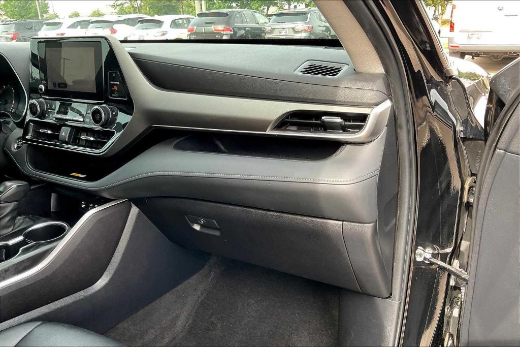 used 2023 Toyota Highlander car, priced at $36,739