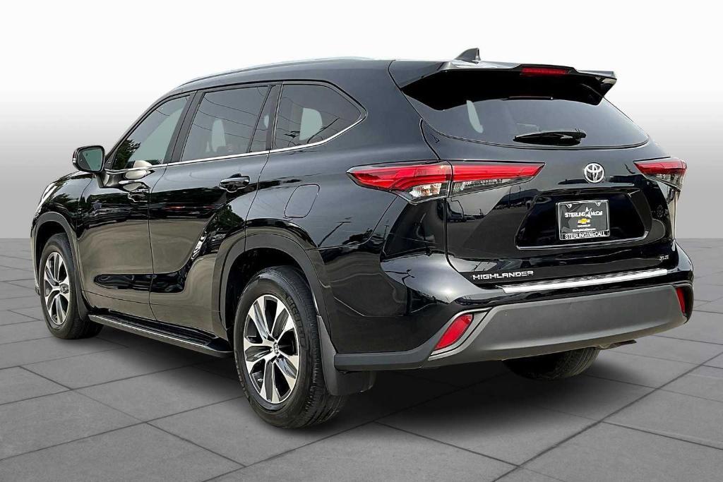 used 2023 Toyota Highlander car, priced at $36,739