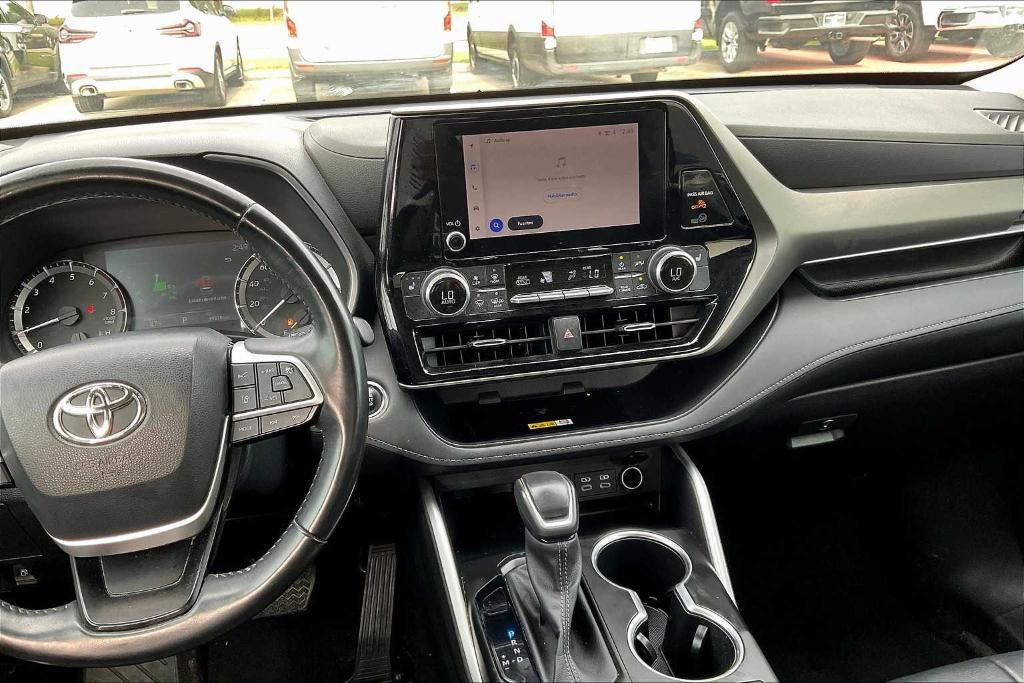 used 2023 Toyota Highlander car, priced at $36,739