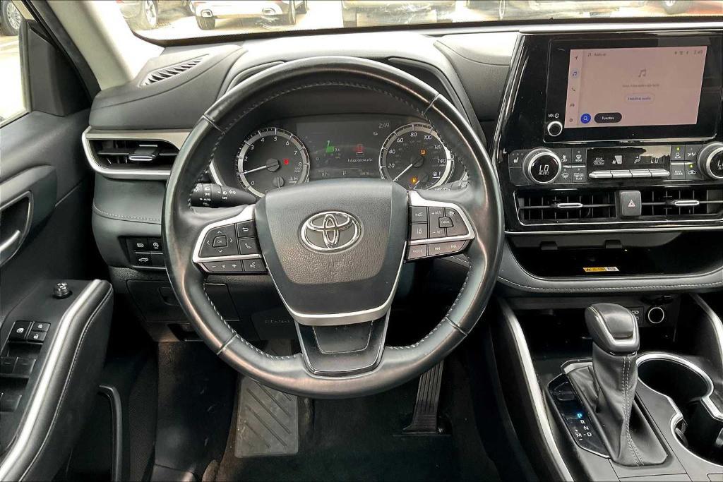 used 2023 Toyota Highlander car, priced at $36,739