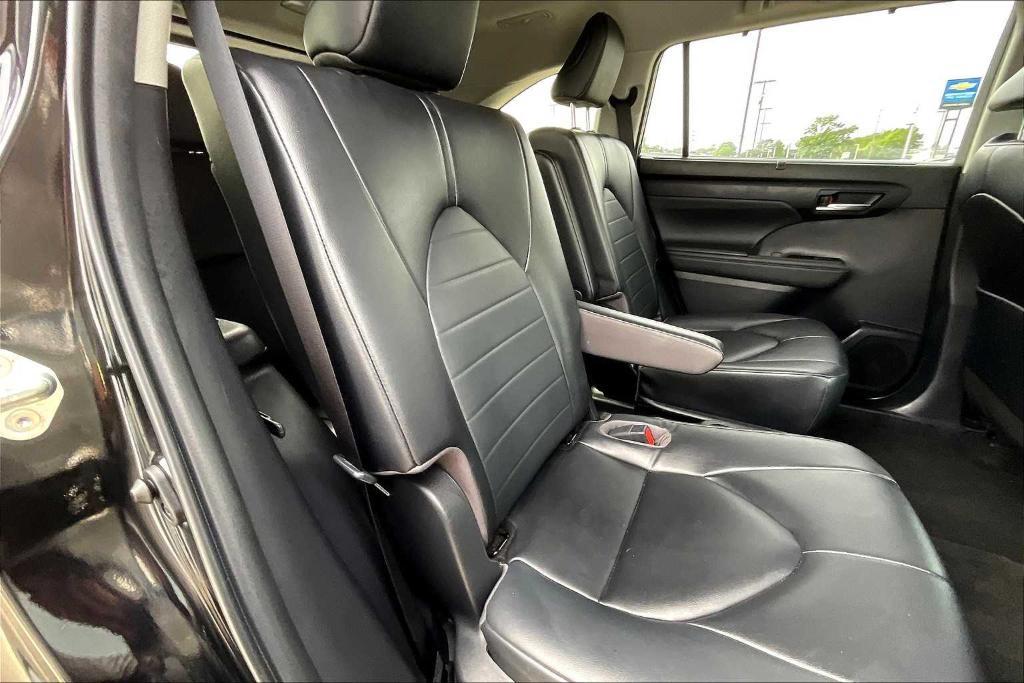 used 2023 Toyota Highlander car, priced at $36,739